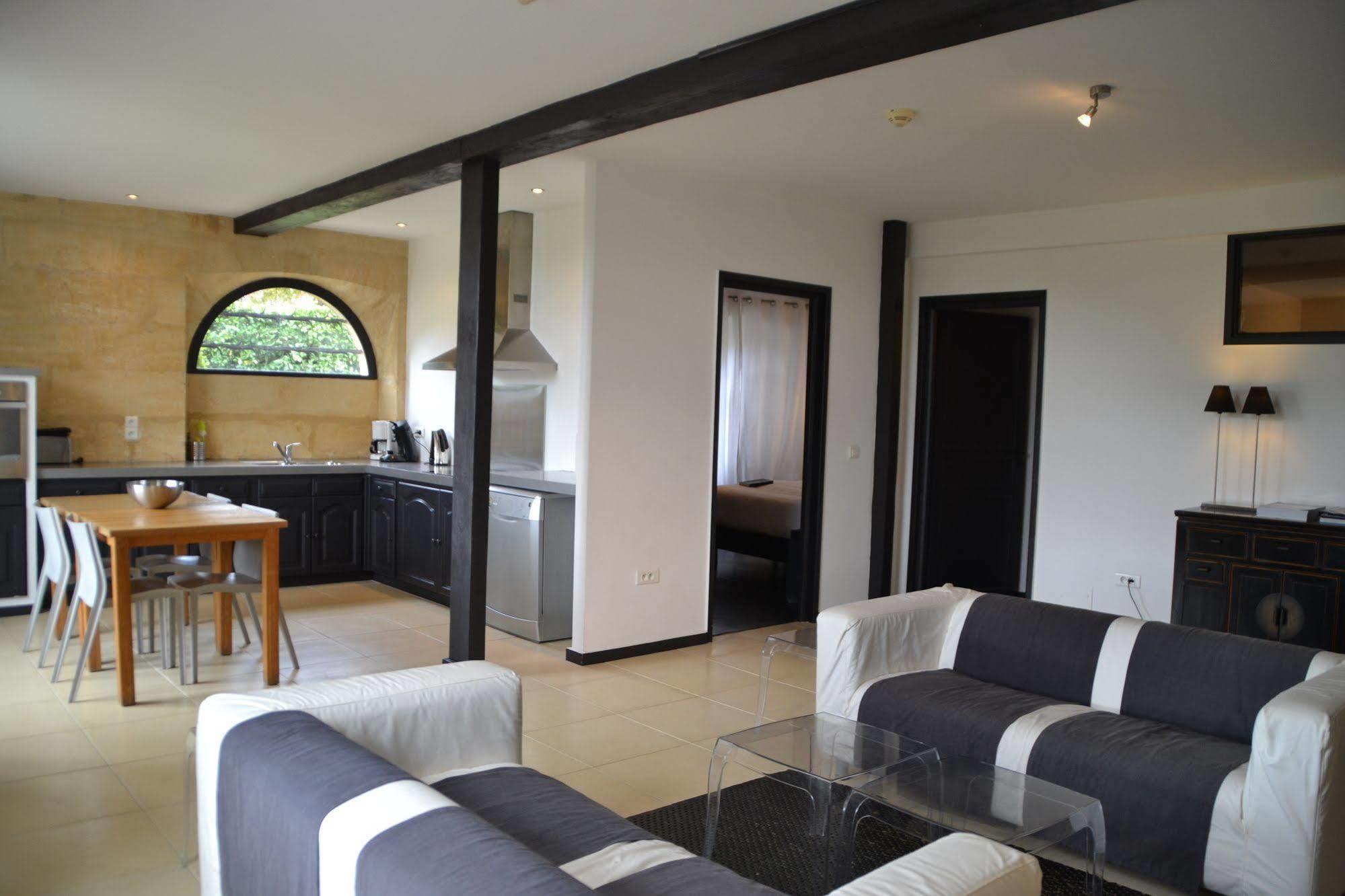 Chateau Les Merles Et Ses Villas Mouleydier Ngoại thất bức ảnh
